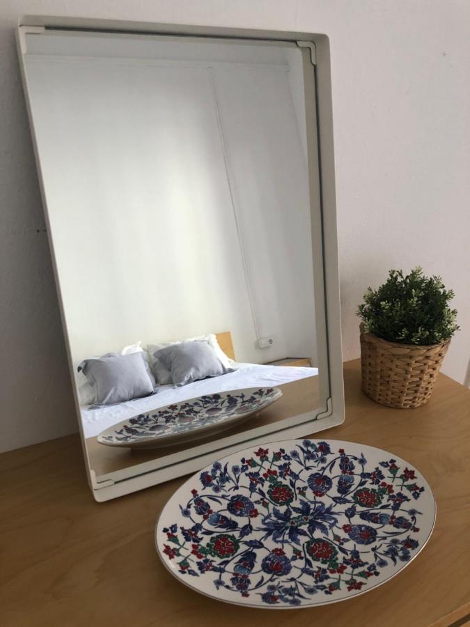 1 Casual Apartments *